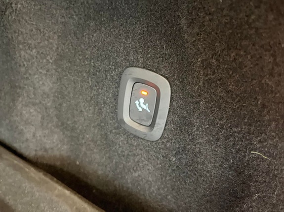 Volvo XC60 13 of 28