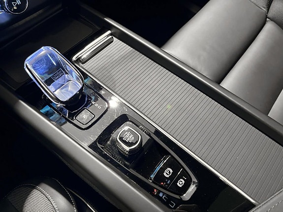 Volvo XC60 24 of 28