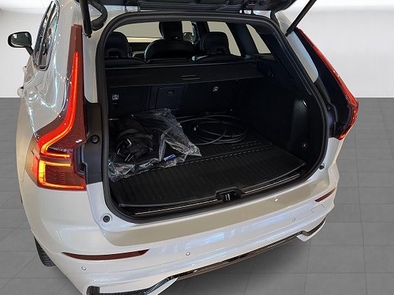 Volvo XC60 11 of 28