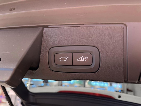 Volvo XC60 12 of 28