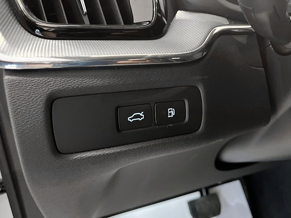 Volvo XC60 17 of 28