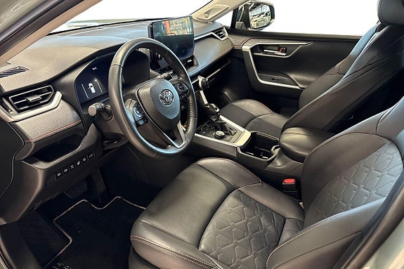 Toyota RAV4 14 of 21