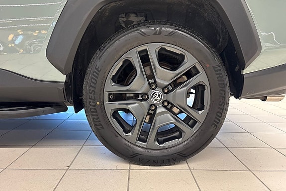Toyota RAV4 17 of 21