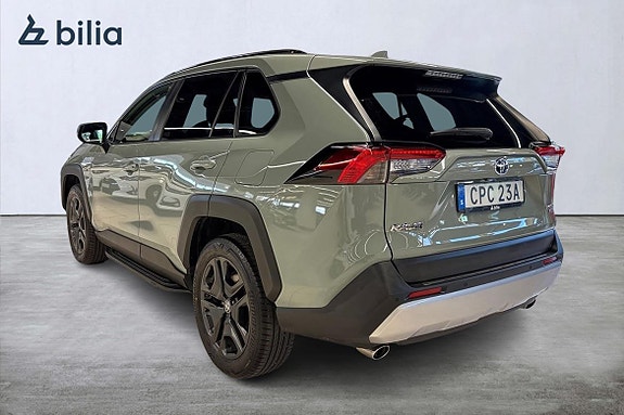 Toyota RAV4 2 of 21