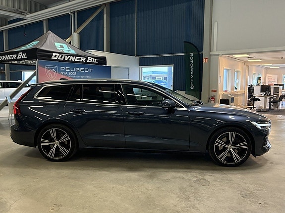 Volvo V60 2 of 18
