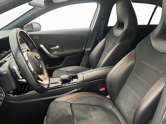 Mercedes-Benz A250 12 of 30