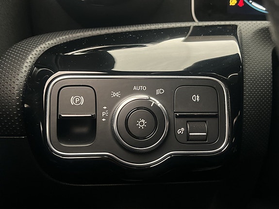Mercedes-Benz A250 25 of 30