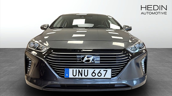 Hyundai IONIQ 8 of 12