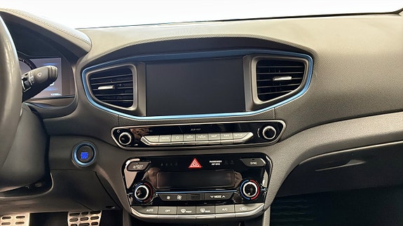 Hyundai IONIQ 12 of 12