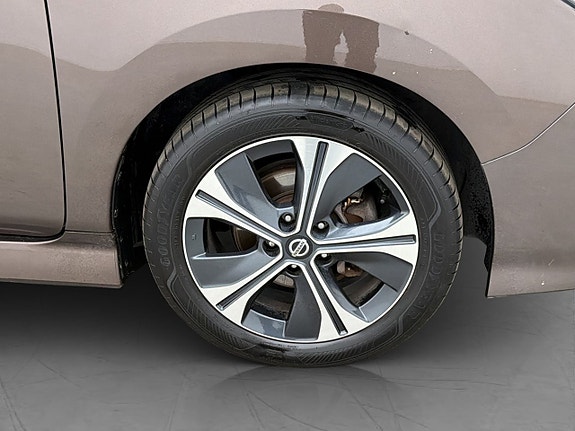 Nissan Leaf 30 of 30
