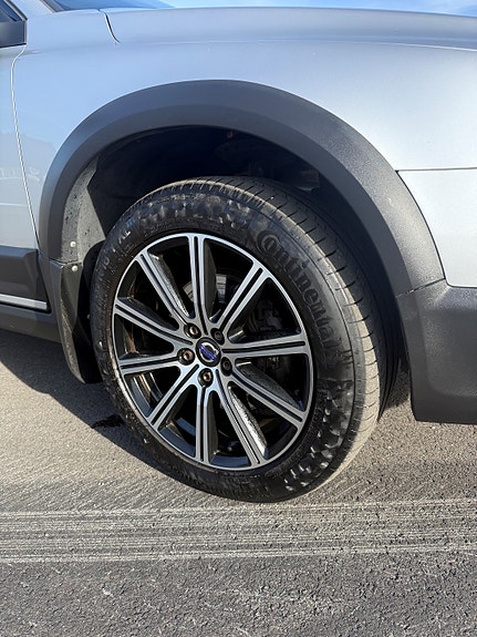 Volvo XC70 13 of 13