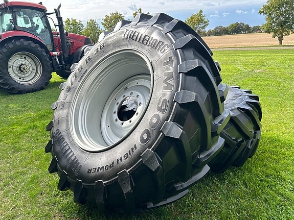Traktordäck på fälg  Trelleborg 650/75R38