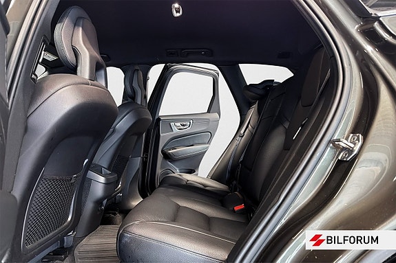 Volvo XC60 8 of 16