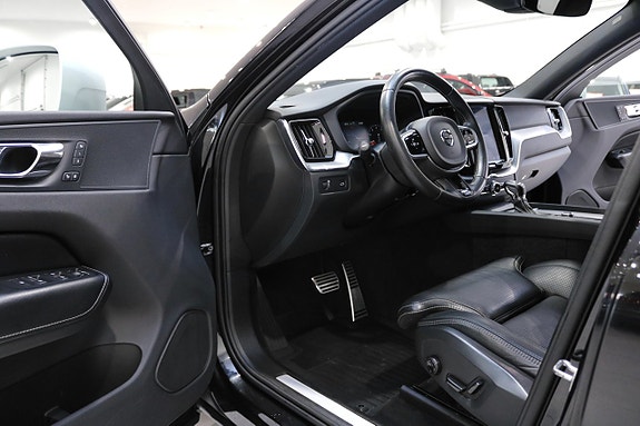 Volvo XC60 11 of 30