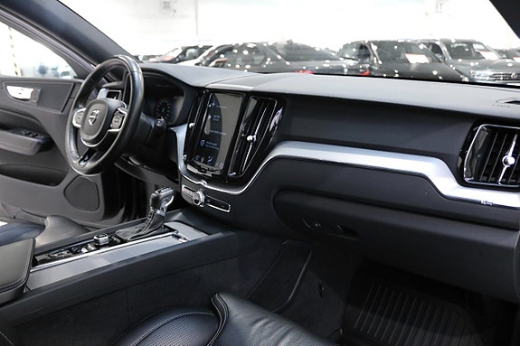 Volvo XC60 12 of 30