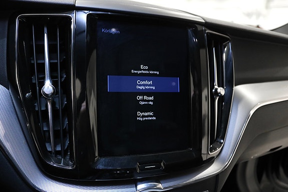 Volvo XC60 25 of 30
