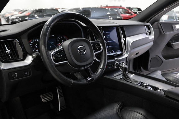 Volvo XC60 10 of 30
