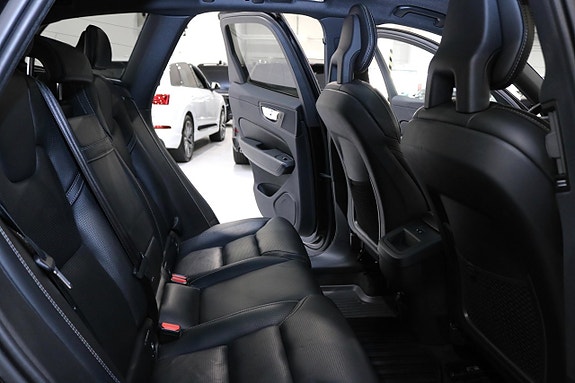 Volvo XC60 18 of 30