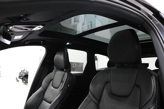 Volvo XC60 16 of 30