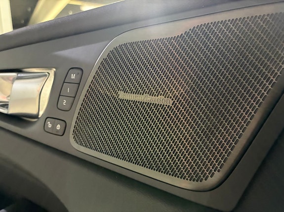 Volvo XC60 8 of 14