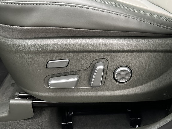 Hyundai Santa Fe 19 of 30