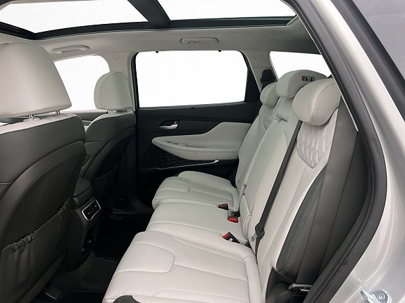 Hyundai Santa Fe 21 of 30