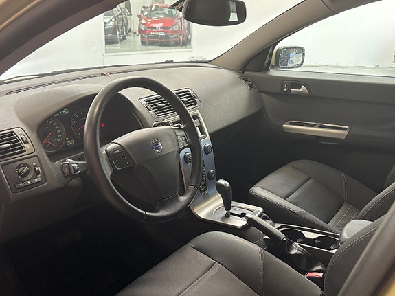 Volvo S40 8 of 19