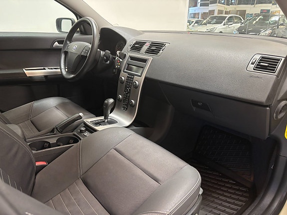 Volvo S40 11 of 19
