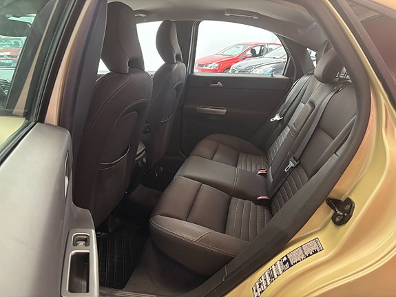 Volvo S40 13 of 19