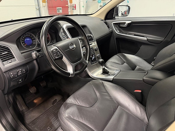 Volvo XC60 7 of 15