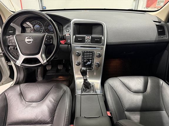 Volvo XC60 9 of 15