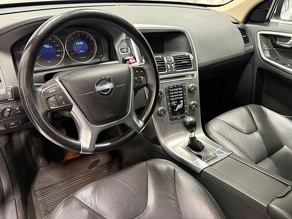 Volvo XC60 8 of 15