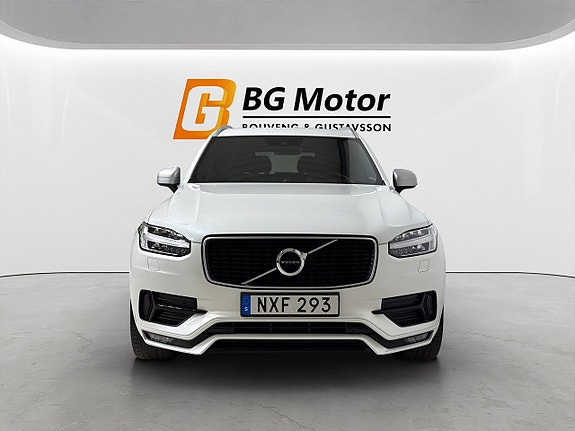 Volvo XC90 2 of 25