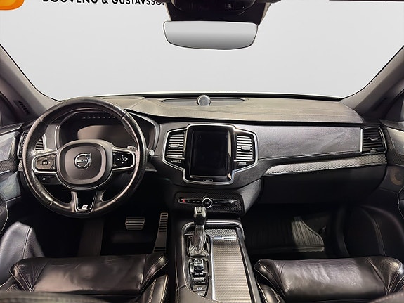 Volvo XC90 14 of 25