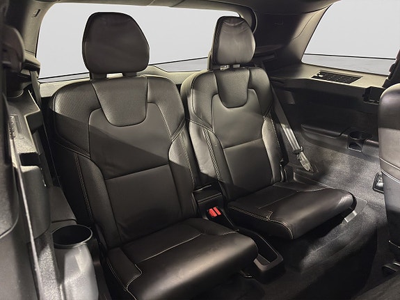 Volvo XC90 12 of 25