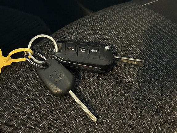 Peugeot 308 21 of 23
