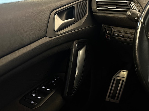 Peugeot 308 20 of 23