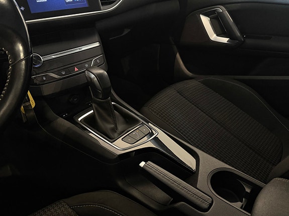 Peugeot 308 14 of 23