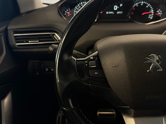 Peugeot 308 16 of 23
