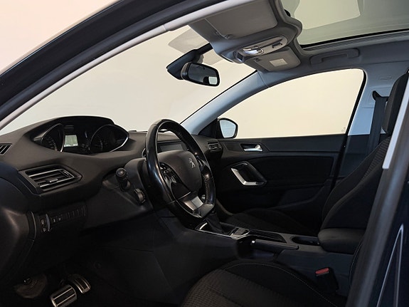 Peugeot 308 8 of 23