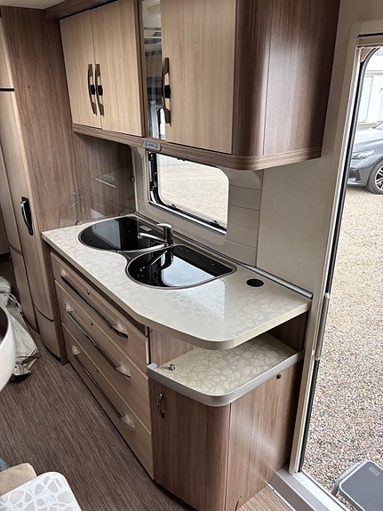 Hobby 650 Kmfe de luxe barnkammare Alde förtält 6 of 12