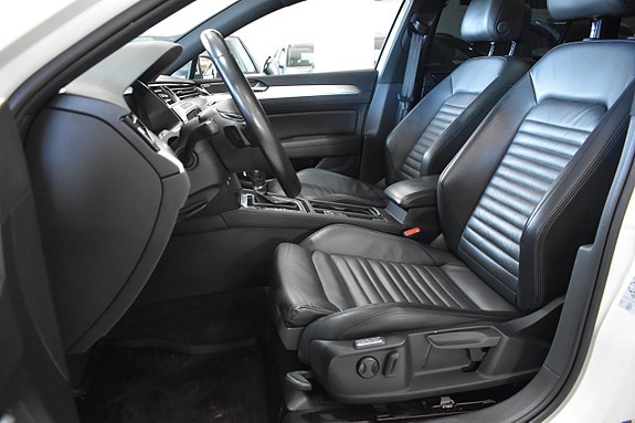 Volkswagen Passat Alltrack 10 of 26