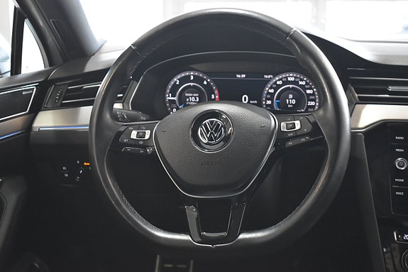 Volkswagen Passat Alltrack 12 of 26