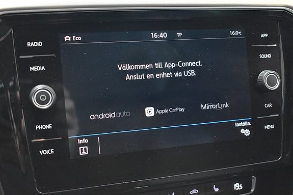 Volkswagen Passat Alltrack 16 of 26