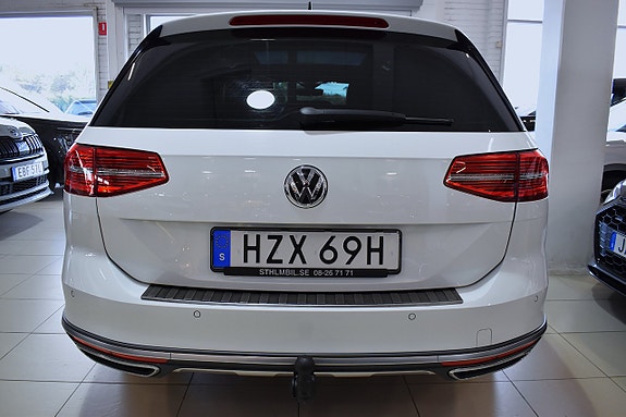 Volkswagen Passat Alltrack 4 of 26