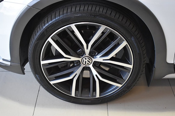 Volkswagen Passat Alltrack 26 of 26