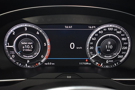 Volkswagen Passat Alltrack 13 of 26