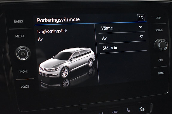 Volkswagen Passat Alltrack 15 of 26
