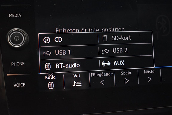 Volkswagen Passat Alltrack 18 of 26