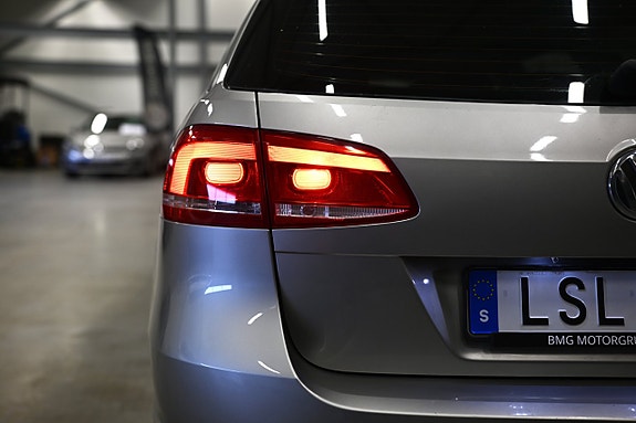 Volkswagen Passat 11 of 25